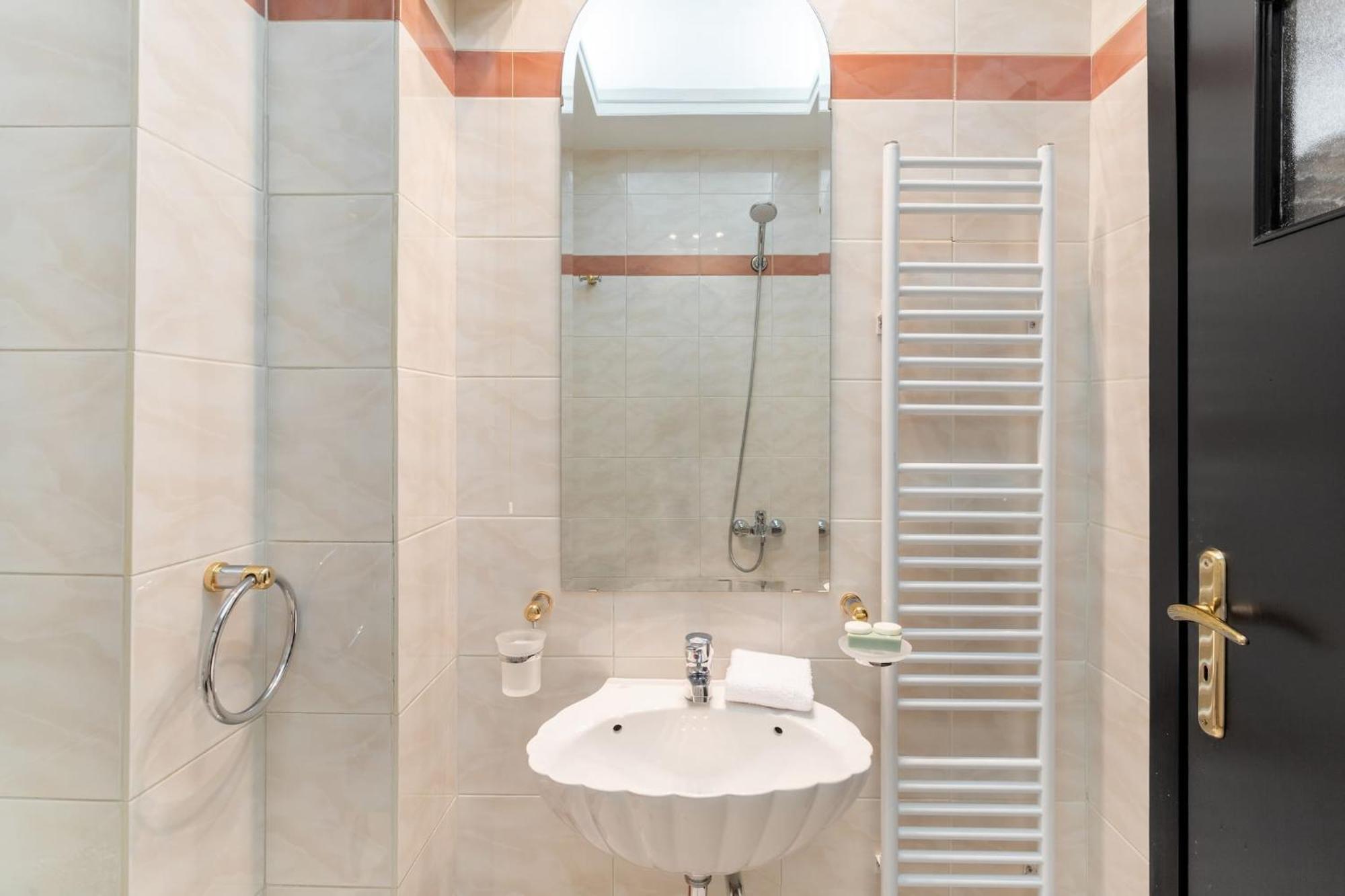 Fresh Detailed Stylish Apartment At Acropolis Athene Buitenkant foto